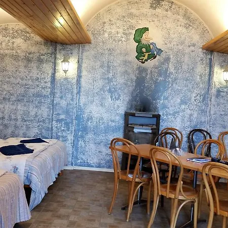 派严玛提拉马约图斯酒店 Ypaja