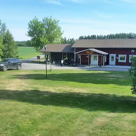 派严玛提拉马约图斯酒店 酒店 Ypaja